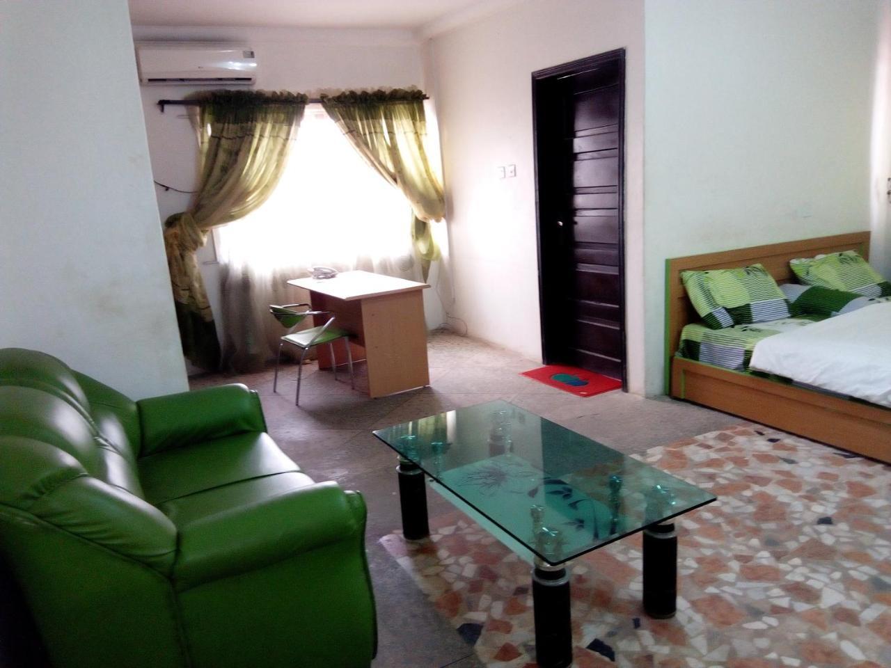 Royal Green Guest House Abeokuta Экстерьер фото