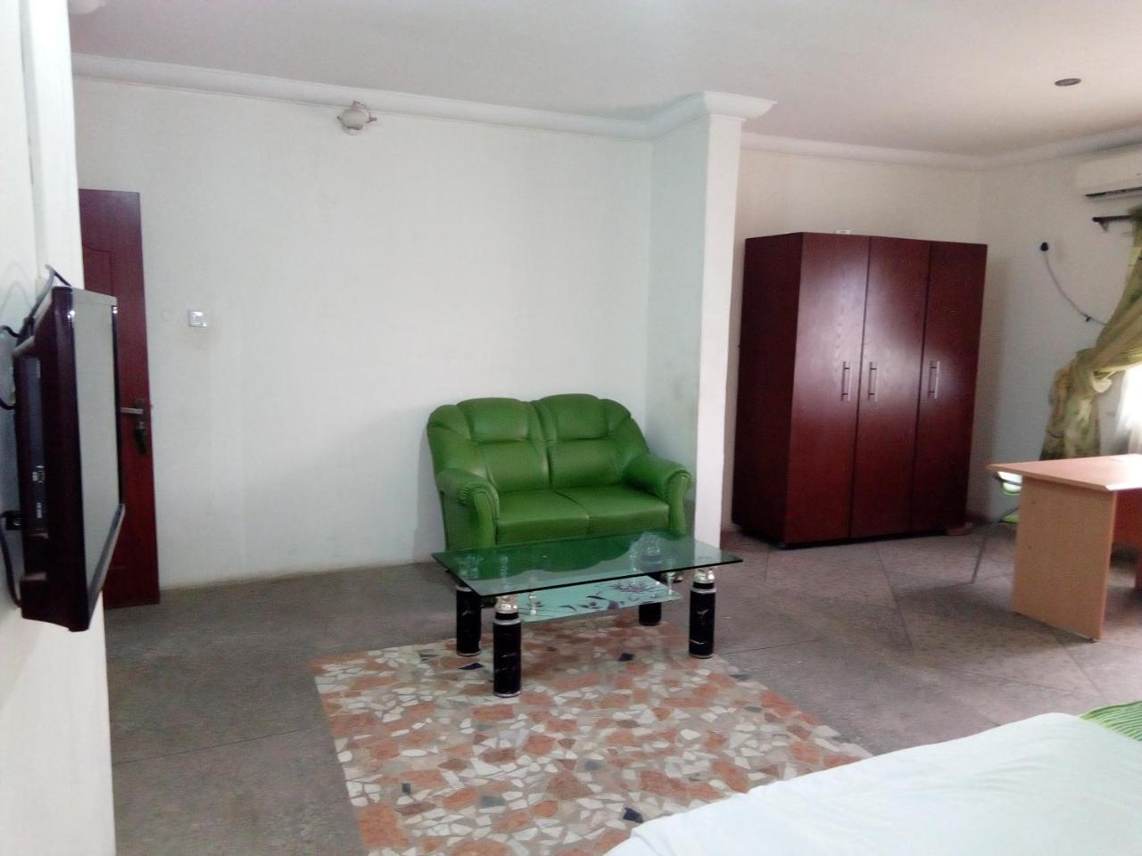 Royal Green Guest House Abeokuta Экстерьер фото