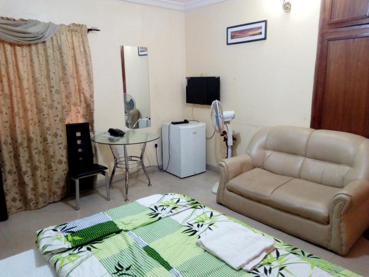 Royal Green Guest House Abeokuta Экстерьер фото